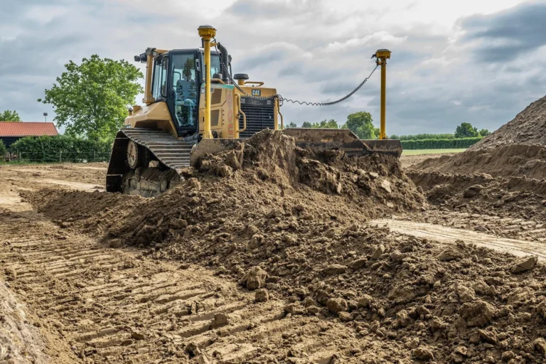 Egaliseren van een landbouwperceel in Zeeland11