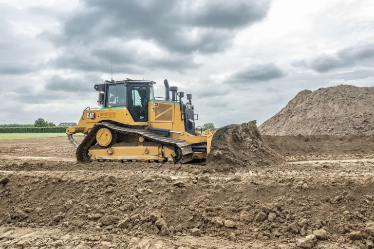 Egaliseren van een landbouwperceel in Zeeland17