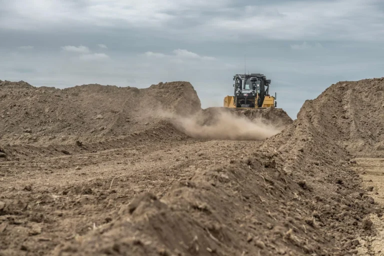 Egaliseren van een landbouwperceel in Zeeland23